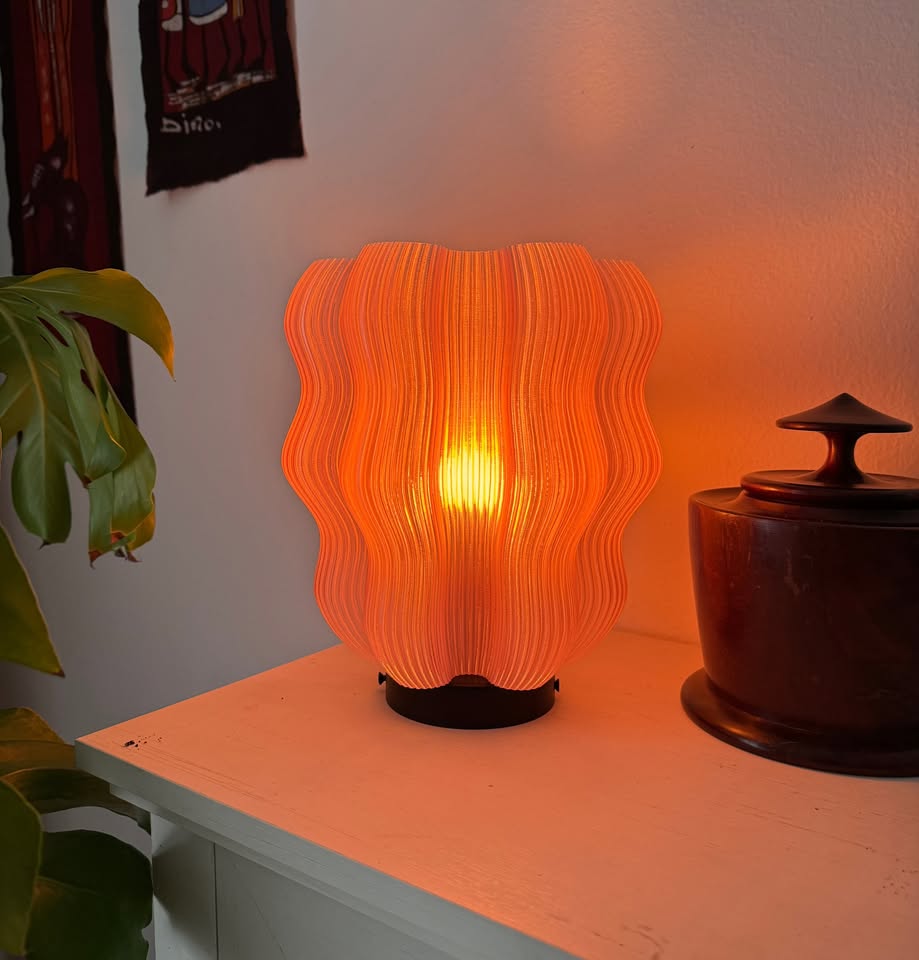 Light Pink Wavy Table Lamp