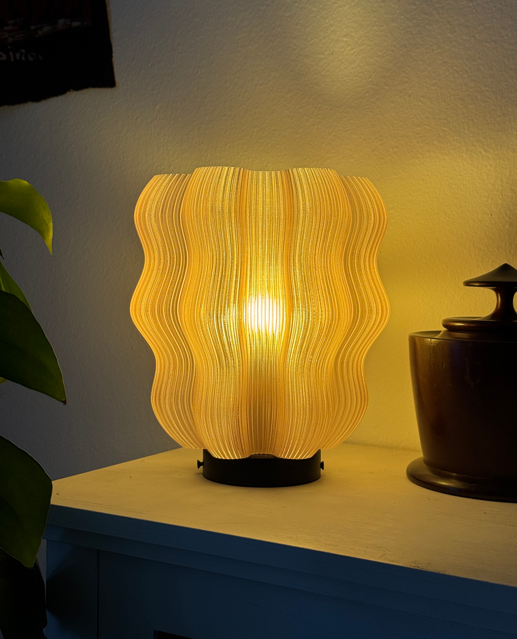 Light Pink Wavy Table Lamp